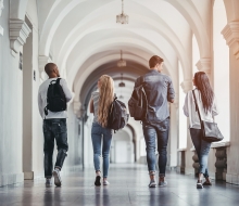 No te quedes atrás en lo que respecta a formación infórmate y accede a una beca.